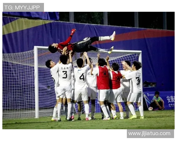 西安足球队的拼搏历程与精英赛背后的不屈精神 西安足球队的拼搏历程与精英赛背后的不屈精神